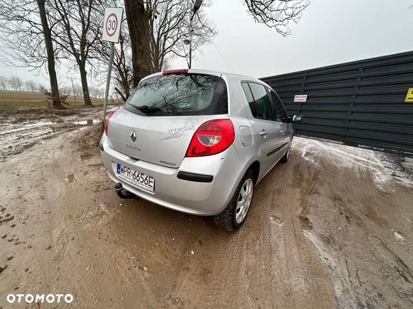 Renault Clio 1.2 16V TCE Luxe - 10