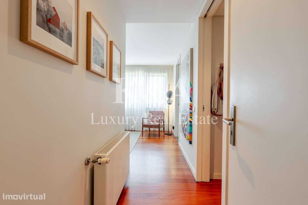 Apartamento T4 em Matosinhos Sul com varanda e vista mar.-17