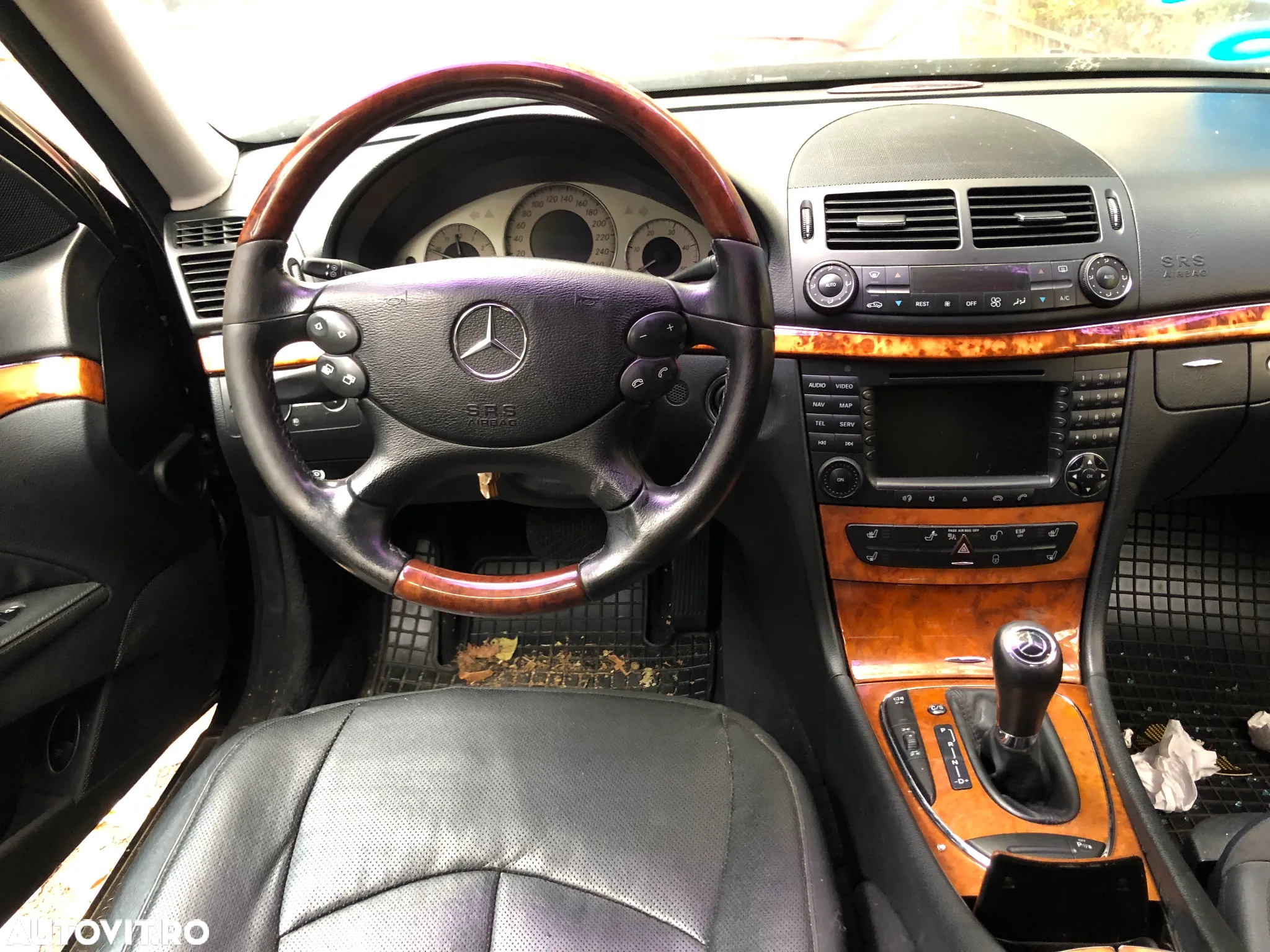 Dezmembrez Mercedes Benz W211 E320 cdi facelift negru 2006 - 5