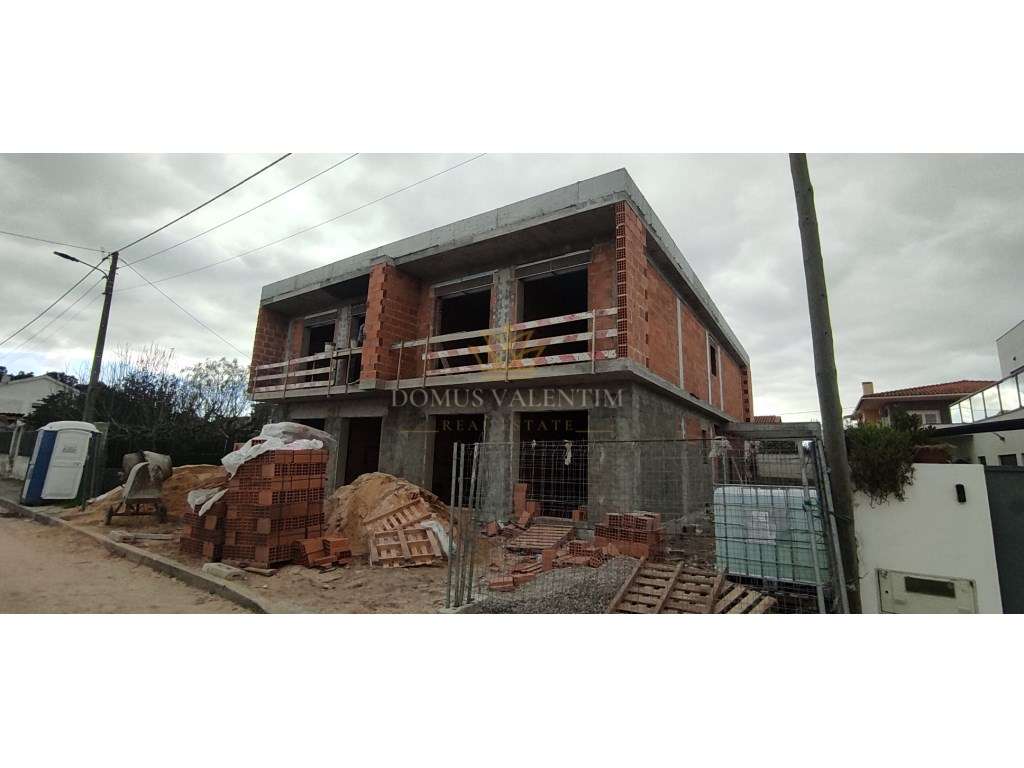 MORADIA T4 GEMINADA (FRC. A) PISCINA-GINÁSIO-3