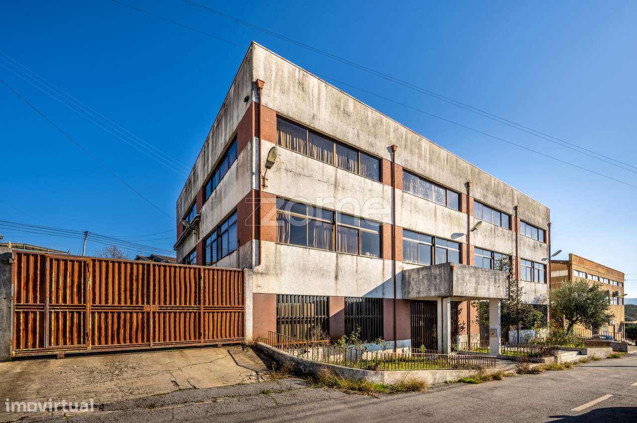 Imóvel industrial implantado num terreno com 1115m2 - Grande imagem: 2/60