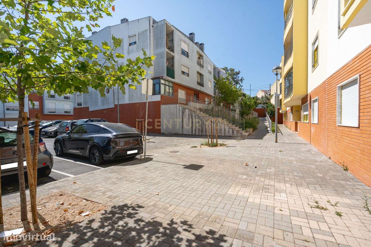 Apartamento T2 com Varanda em Loures - Oportunidade Única!-22