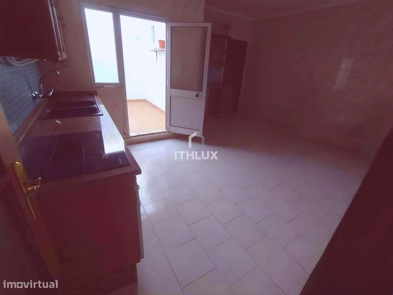 T2 Espaçoso com Sótão e Terraços – Investimento com Renda Garantida - Grande imagem: 5/41