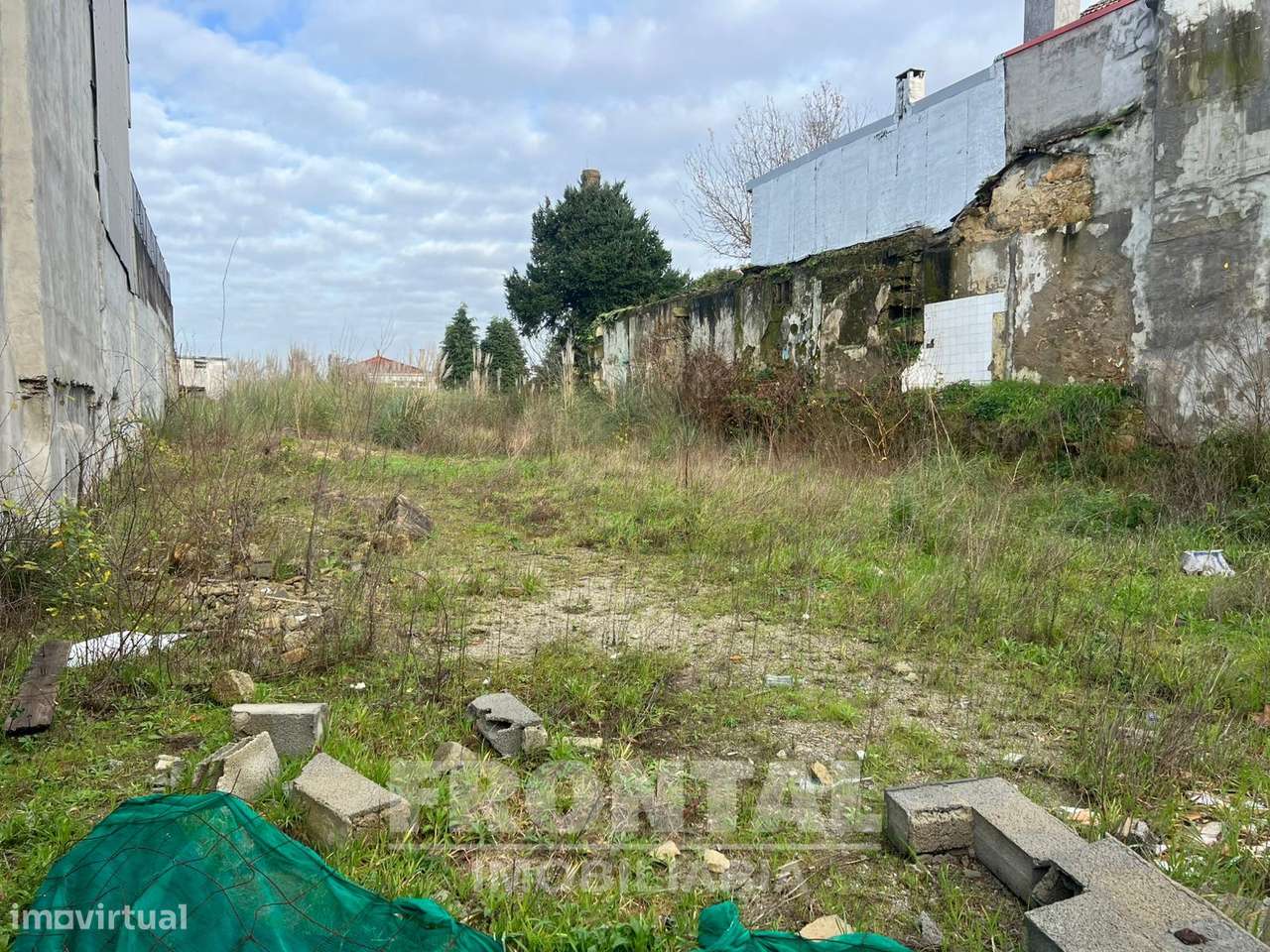 Terreno Urbano - Com PIP para 8 Apartamentos | Oliveira Do Douro, Vila - Grande imagem: 2/3