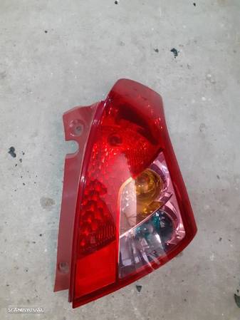 Farol tras lado passageiro suzuki swift - 1