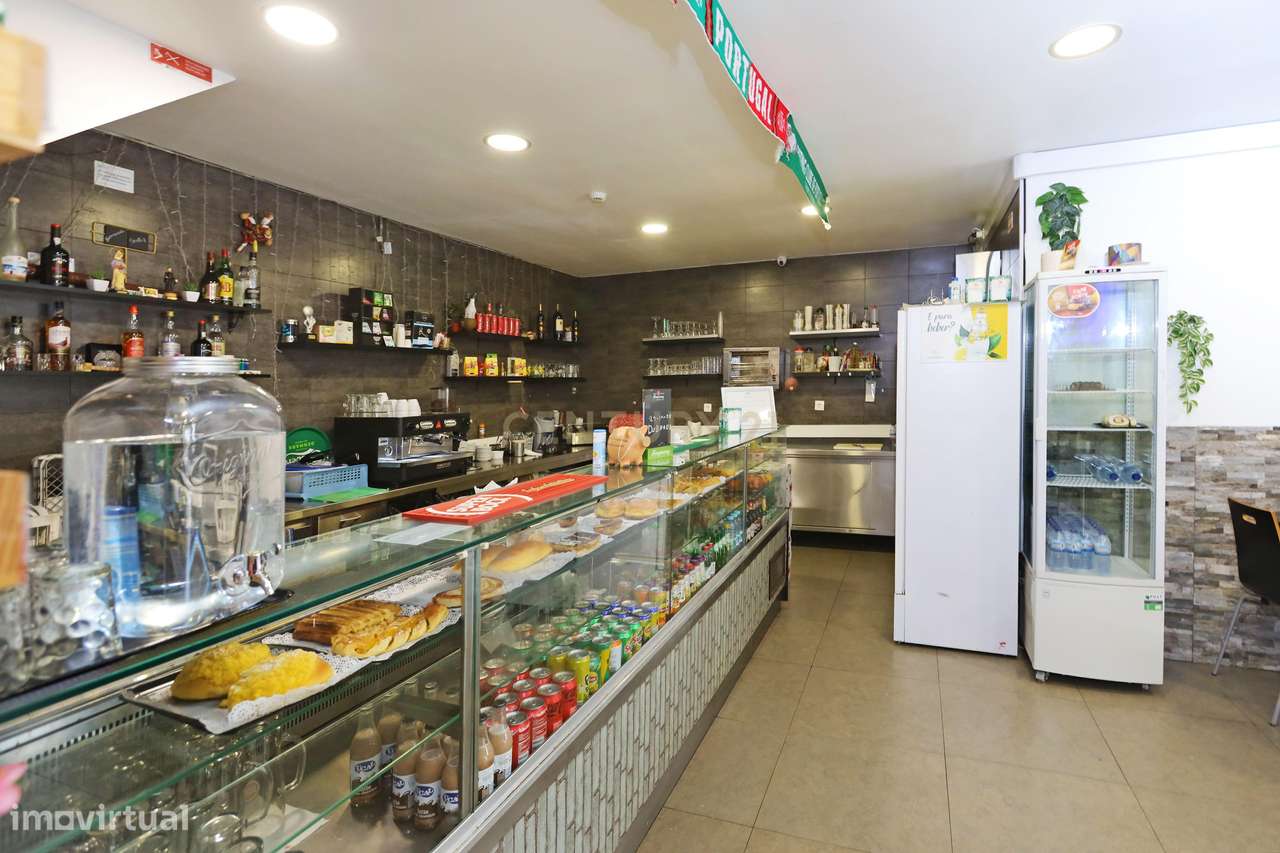 Loja no Lumiar, preparada para abrir o seu próprio negócio (café/paste-7