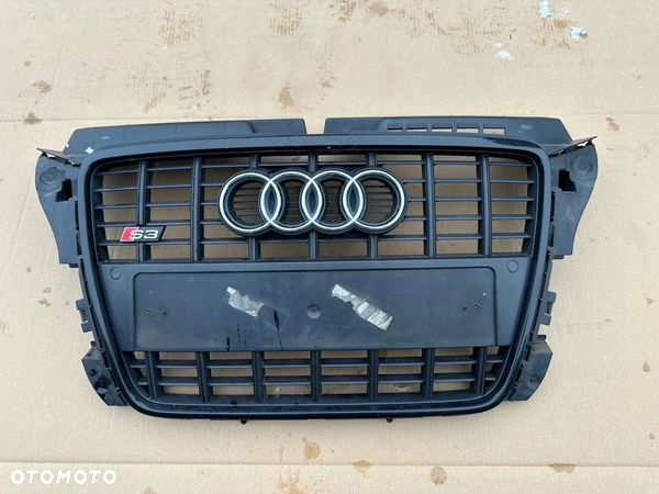 GRILL ATRAPA Audi S3 8P0 LIFT 2009-2012 ORYGINAŁ IDEALNA - 1