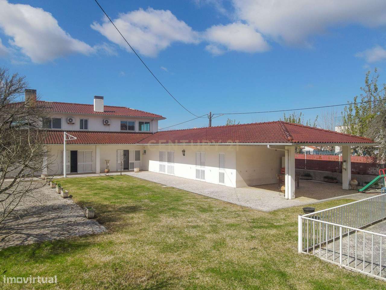 Moradia T5 com varanda coberta,terraço,piscina,jardim,poço,anexo e tel - Grande imagem: 5/60