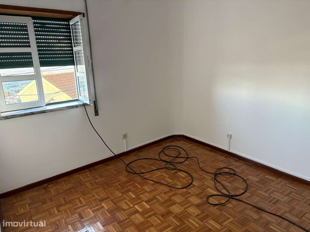 T3 em banda pronta a habitar com sótão habitável-11