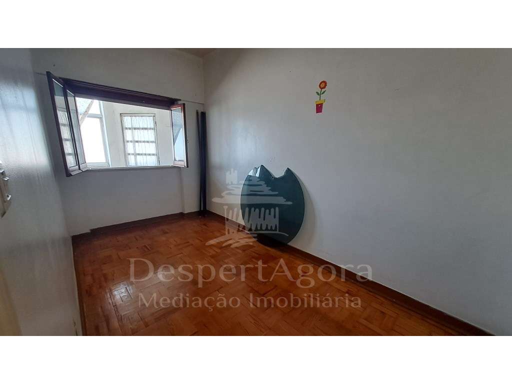 T3 com Garagem Perto da estação e escolas-14