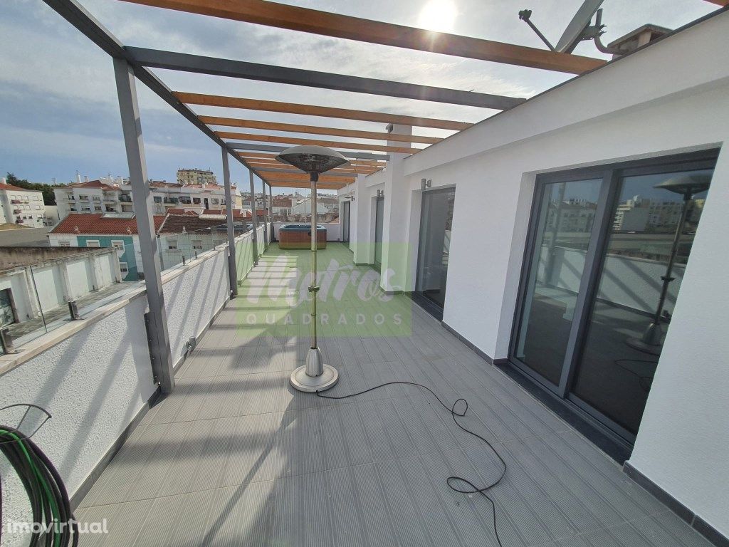 Duplex T4 Almada C Terraço