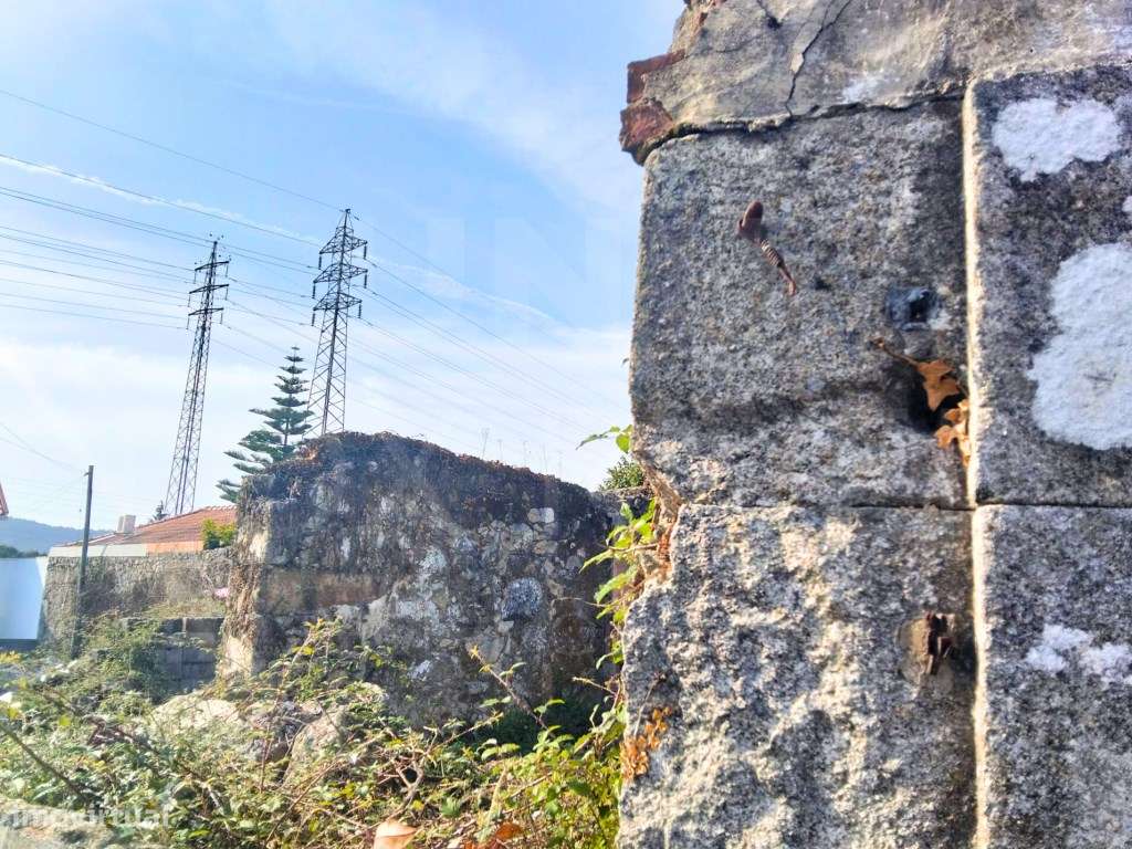 Ruína com Terreno em Santa Marta de Portuzelo - Grande imagem: 5/7