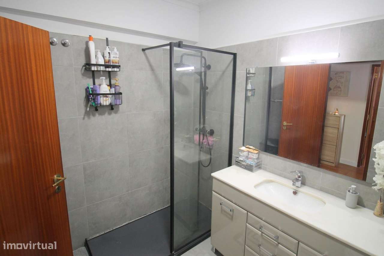 Apartamento T3 Vale Flores Mem Martins-16