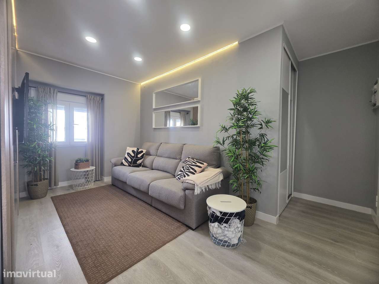 Apartamento T2 Duplex Recuperado - A 70m da Praia do Ouro-4