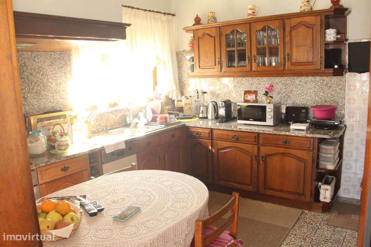 Moradia 4 Frentes lote com 980m2-26