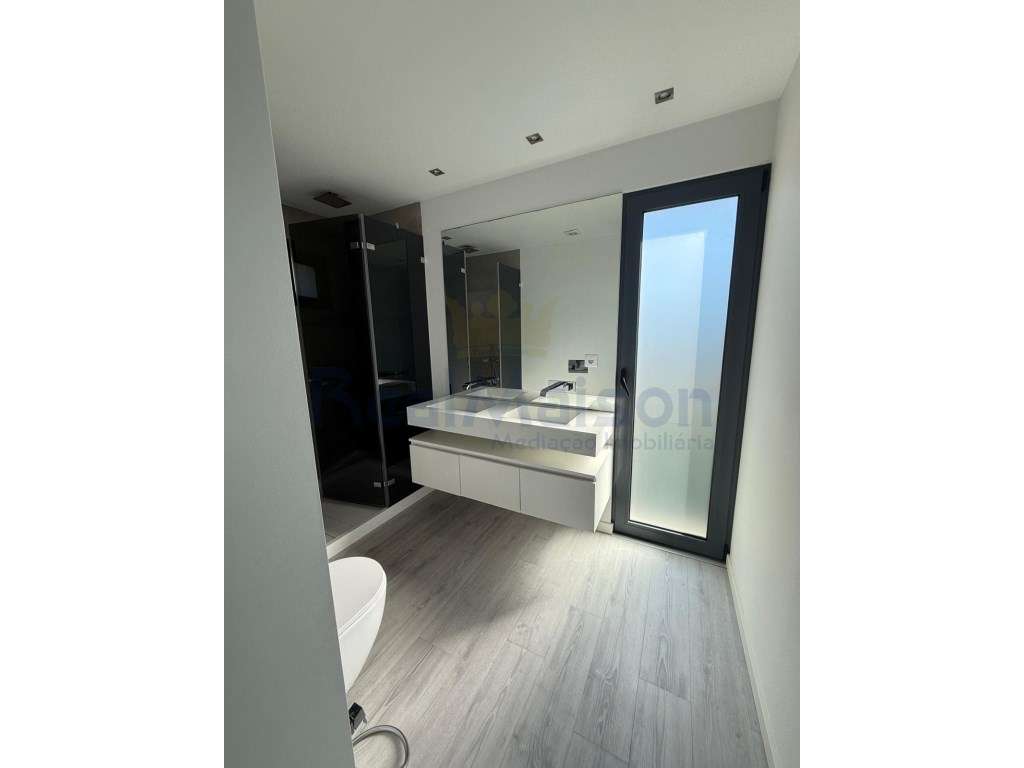 Excelente Moradia de Luxo c/ 7 quartos, Piscina e Jardim-15