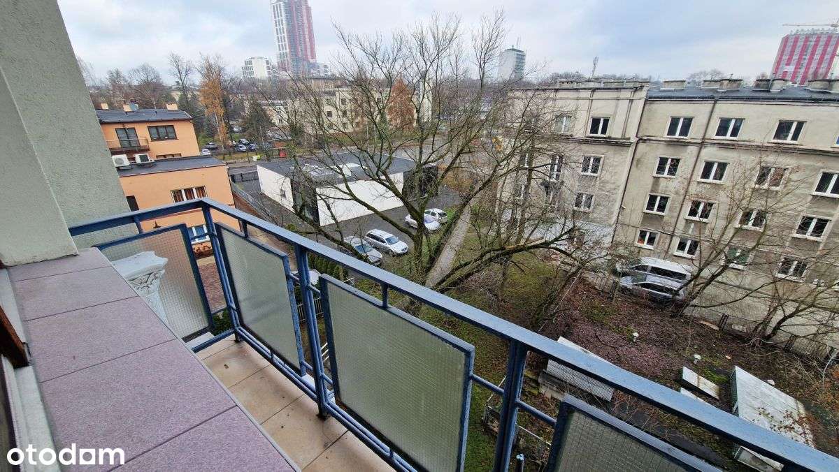 duży pokój z balkonem i osobną kuchnią - Pełny obrazek: 2/7