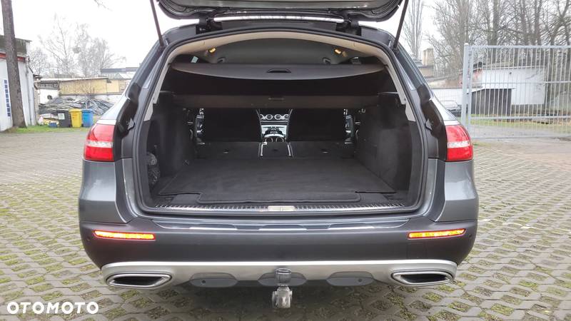 Mercedes-Benz Klasa E 220 d 4Matic T All-Terrain 9G-TRONIC Exclusive - 4