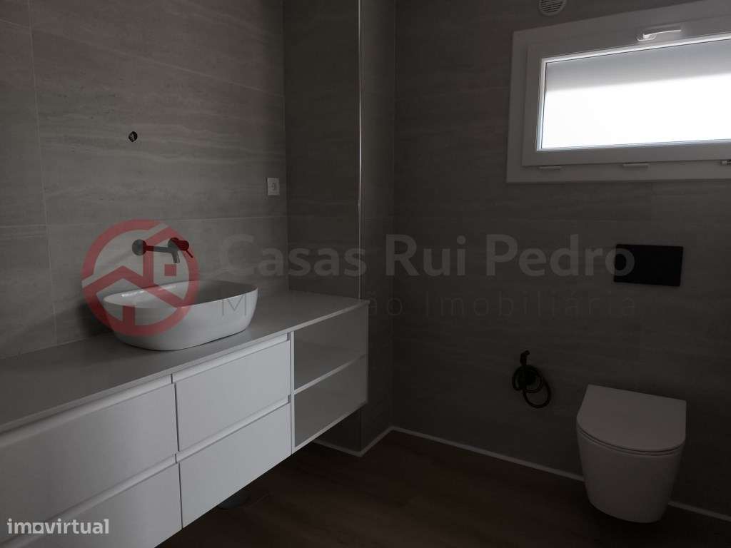 Moradia Geminada T3 de Dois Pisos em Zona Tranquila, Pinhal do General - Grande imagem: 5/33