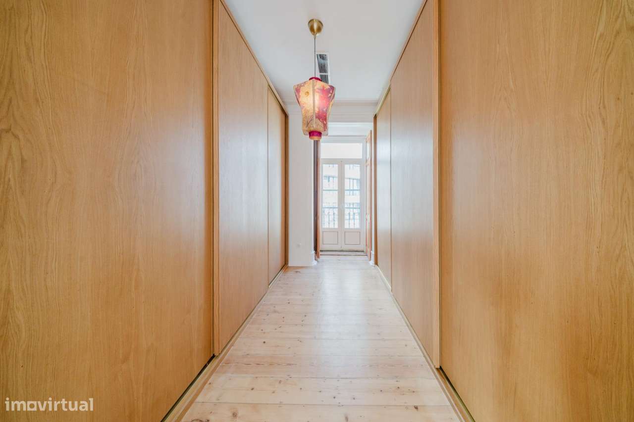 Apartamento T3 renovado junto à Avenida da Liberdade-19