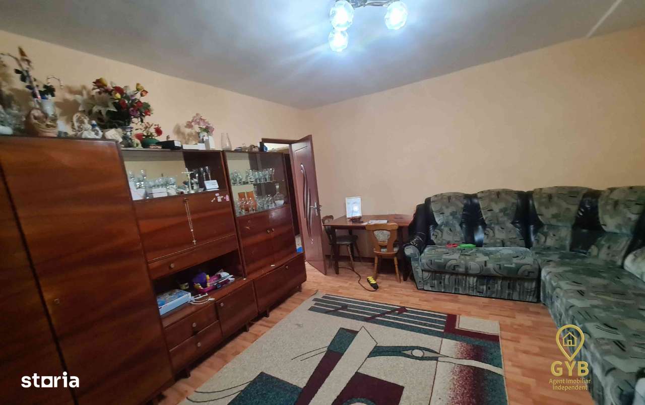 Apartament spatios cu 4 camere, zona Penny,  Marghita-3