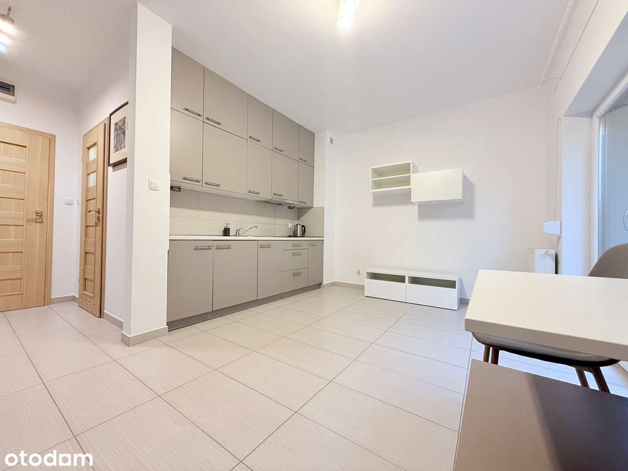 kawalerka z ogródkiem, garażem, blisko park, 2700 PLN całość - Pełny obrazek: 4/8