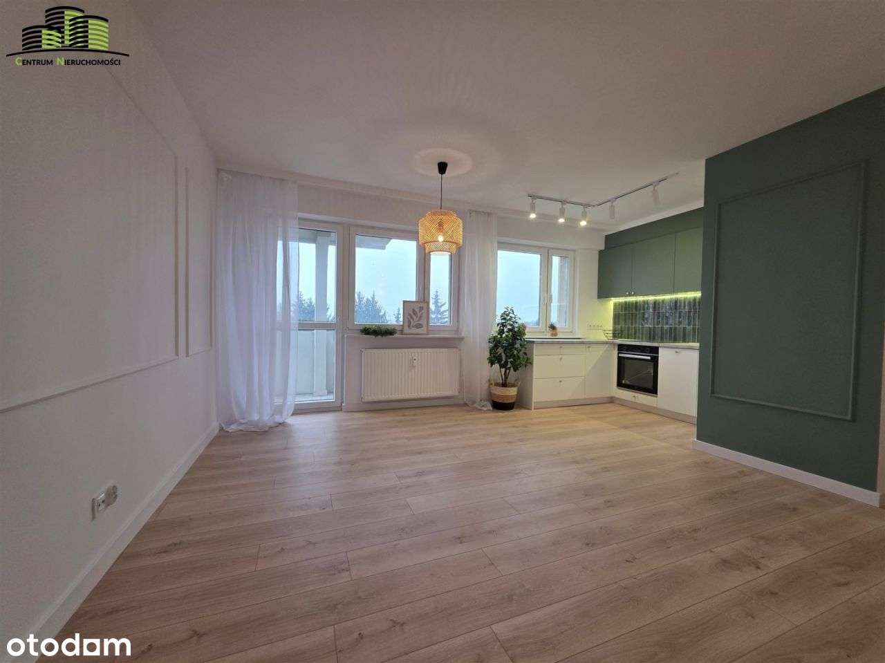 4 pokojowe mieszkanie na poszukiwanym 2 pietrze.-4