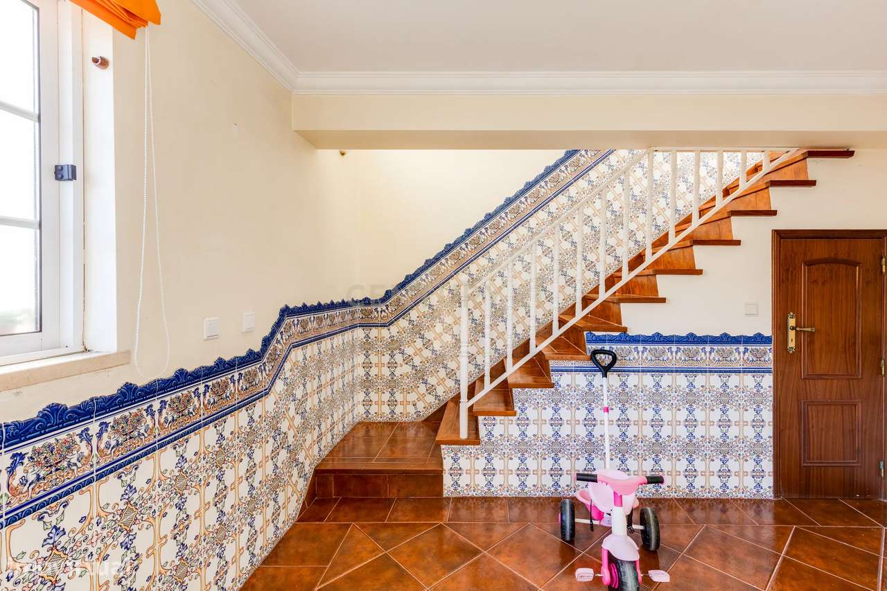 Moradia T5 com Jardim e Vista para o Rio em Venda de São José, Alberga-13