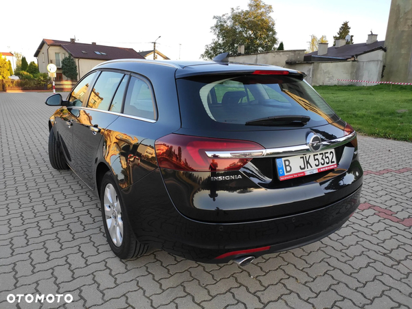 Opel Insignia 2.0 CDTI 4x4 Sports Tourer Edition - 4