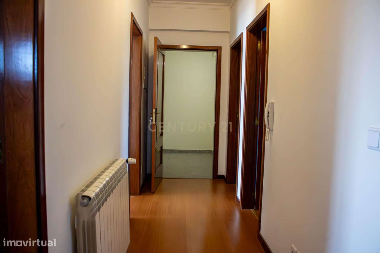 Moradia moderna | 3 pisos | Vila Nova Foz Côa-54