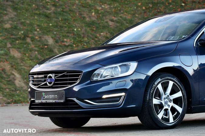 Volvo V60 D6 Plug-In-Hybrid AWD Geartronic Momentum - 31