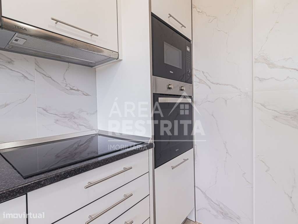 Apartamento T2+ 1 em Corroios.-11