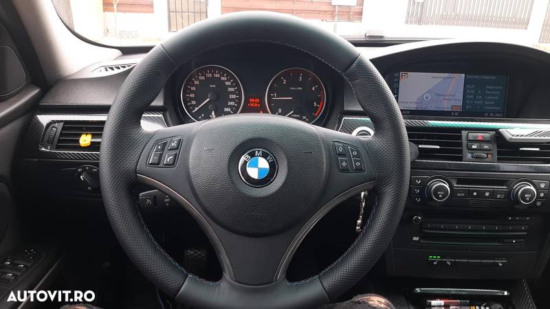 BMW Seria 3 320d Touring - 11