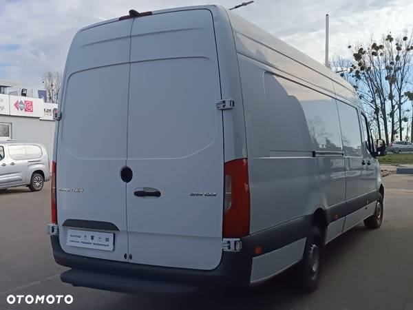 Mercedes-Benz Sprinter - 5