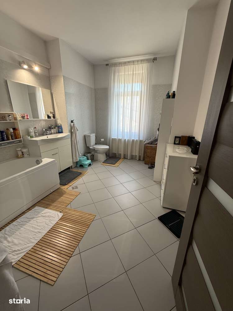 Casă zona Piața Centrală-13