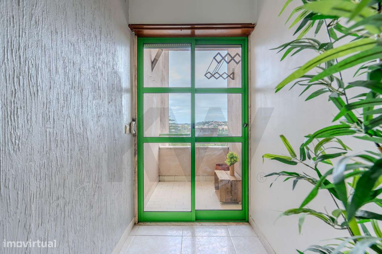 T3 com lareira na sala, suíte e varandas em Rinchoa – Fitares - Grande imagem: 5/39