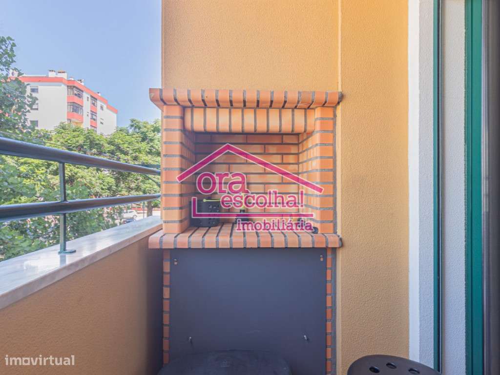 Apartamento T2 + 1 de 2011 com 104 m2 e arrecadação individual na A... - Grande imagem: 2/17