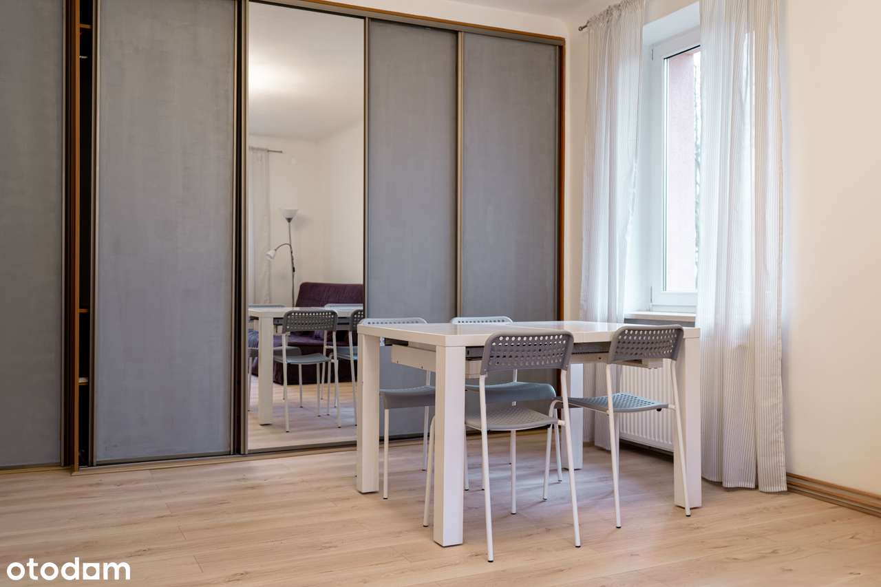 Przestronna kawalerka w Piastowie - Pełny obrazek: 2/7