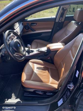 BMW Seria 3 318i - 21