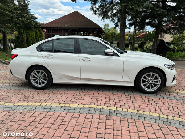 BMW Seria 3 318i Advantage - 21