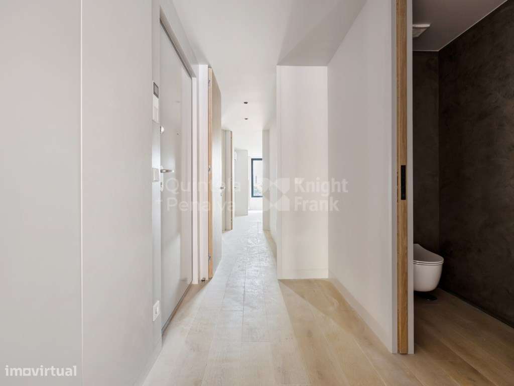 Apartamento T2 com estacionamento à venda nas Avenidas Novas-13