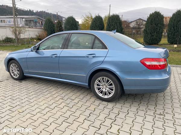 Mercedes-Benz E 200 CDI DPF BlueEFFICIENCY Automatik Elegance - 2