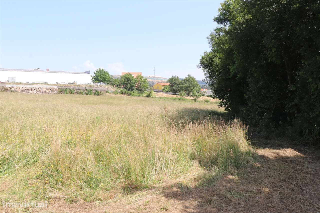 Lote de Terreno  Venda em Lustosa e Barrosas (Santo Estêvão),Lousada - Grande imagem: 5/8
