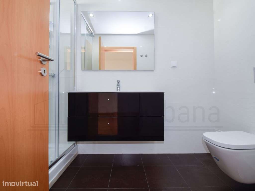 FANTÁSTICO T3 COM TERRAÇO E VISTA DESLUMBRANTE NA PAREDE - CASCAIS-20