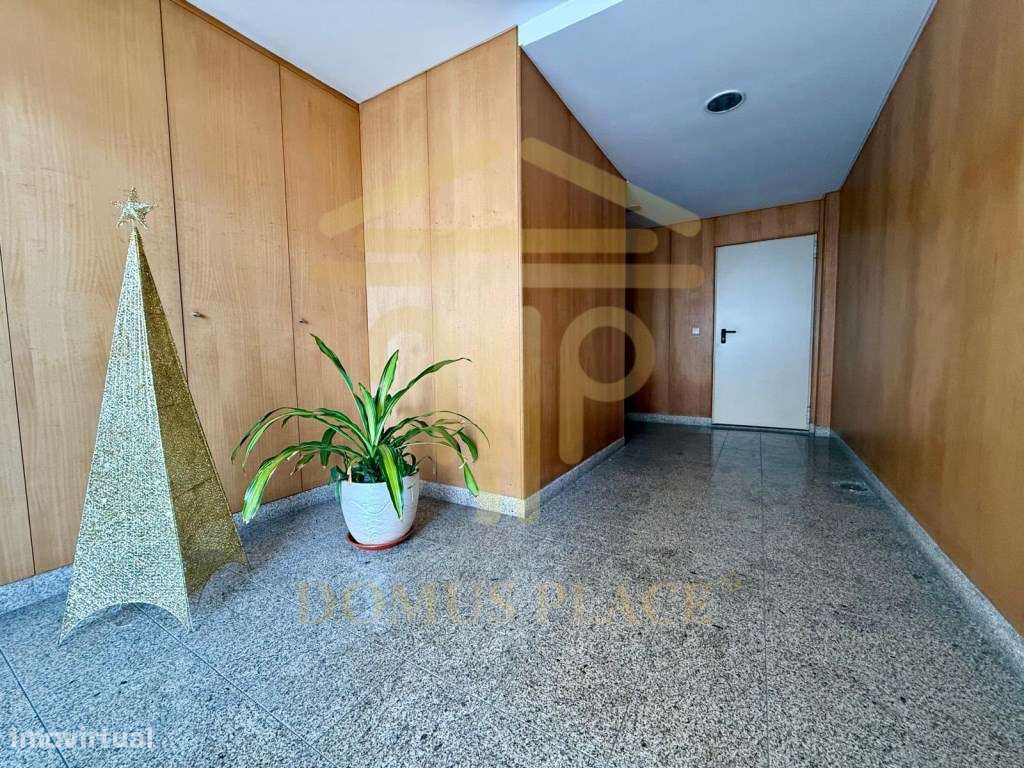 Apartamento T3 no Castelo da Maia com Terraço, 3 Frentes e Lugar de...-54