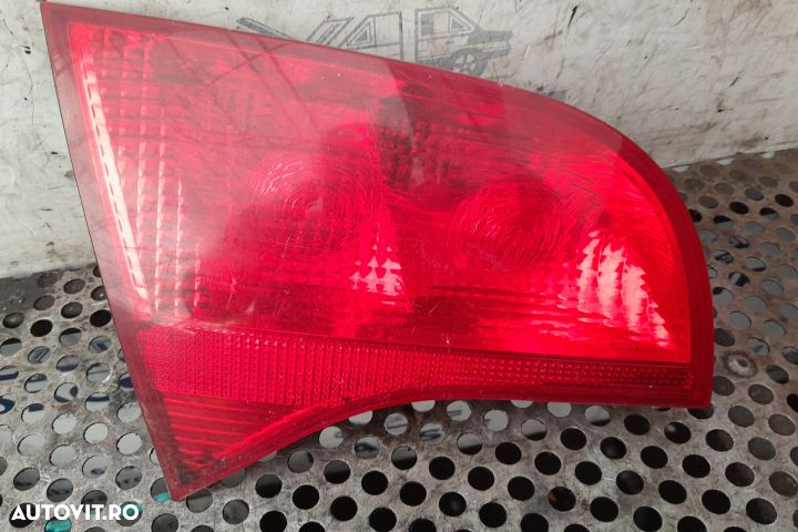 Lampa / Tripla stop stanga pe hayon 8E9945093 COMBI Audi A4 B7  [din - 3