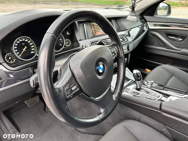 BMW Seria 5 520d xDrive - 10