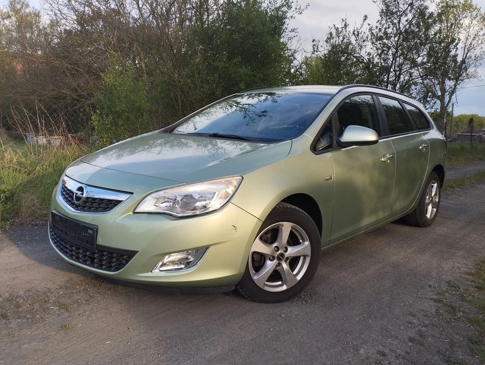 Opel Astra J 1.4 Turbo 2012