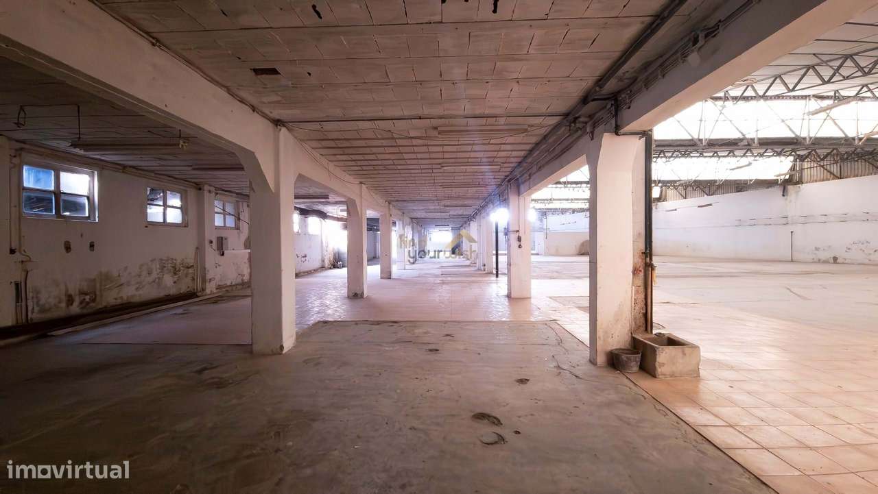 Armazém de cerâmica localizada no centro de Vestiaria.-20