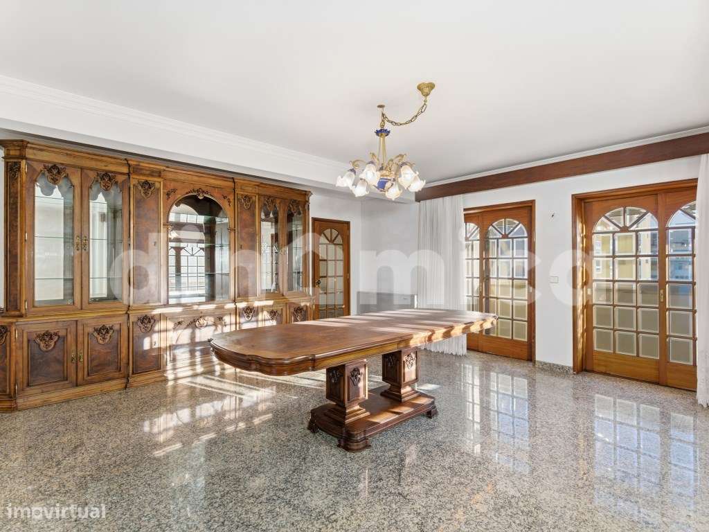 Apartamento T3+1 com 4 Frentes na Póvoa de Varzim - A 350m da Praia-11